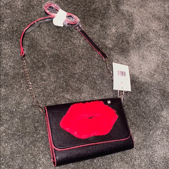 Betsey Johnson Handbags - NWT Betsey Johnson shoulder bag clutch